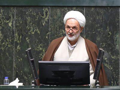 نماینده قم: باید نسخه اقتصاد اسلامی و مقاومتی را مبنای عمل قرار دهیم
