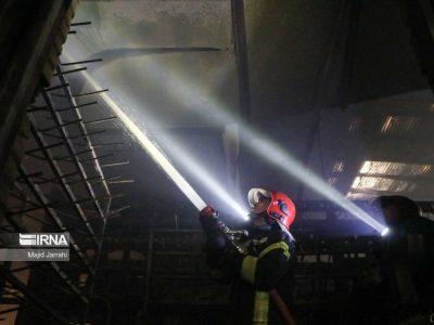 فیلم| نبرد شبانه با آتش در شرکت کاله آمل