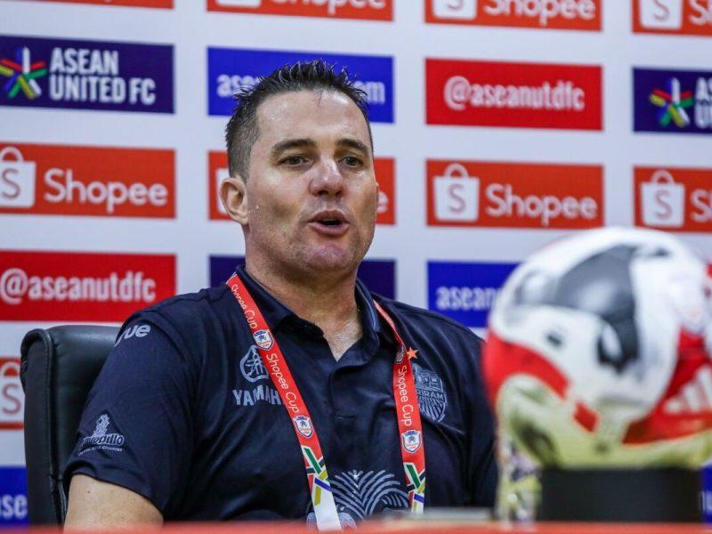 سرمربی پرسپولیس: مقابل فجر پر اشتباه بودیم و در حد قهرمان ظاهر نشدیم