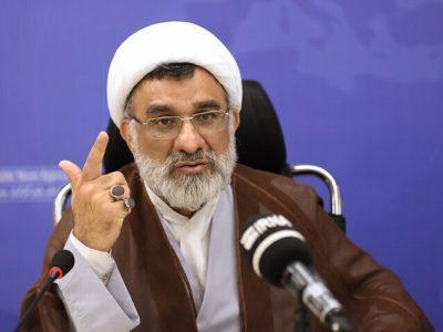 لفاظیهای ترامپ برای فرار از بحرانهای داخلی است