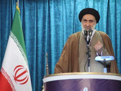 امام جمعه شهرکرد: معیشت و گرانی، دغدغه اصلی امروز مردم است