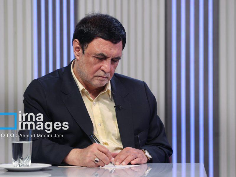هر دو بعد داخلی و خارجی ناآرامیها را ببینیم
