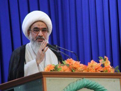امام جمعه بوشهر: تثبیت نرخ ارز و بهبود معیشت مردم از مطالبات جدی جامعه است
