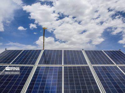 استاندار: نیروگاه خورشیدی ۵۰۰ مگاواتی در قم ساخته میشود