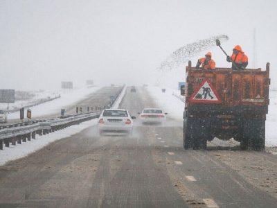بارش برف در ۱۱ محور مواصلاتی فارس؛ تمامی مسیرها باز است