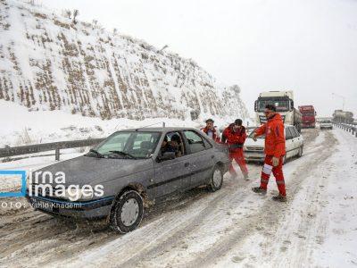 امدادرسانی به بیش از ۲ هزار نفر در شرایط جوی/ رهاسازی ۷۳۹ خودرو