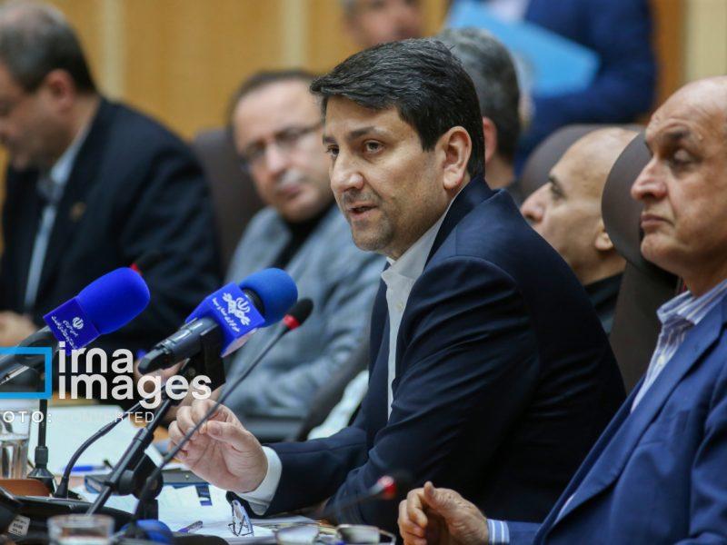 نگاهی به سفر وزیر ارتباطات به گیلان؛ از افتتاح ۳۰۵ پروژه تا صحبت از اپراتورهای هوش مصنوعی