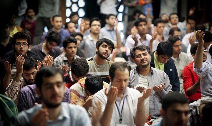 حضور پر رنگ قشر جوان در مراسم اعتکاف زنجان