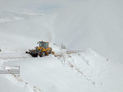 برف ۱۷ راه روستایی در قزوین را مسدود کرد