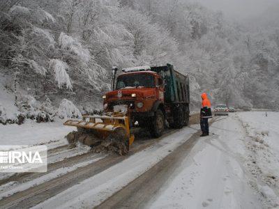محدودیت تردد زمستانی در جادههای مهاباد؛ محور پسوه بسته است