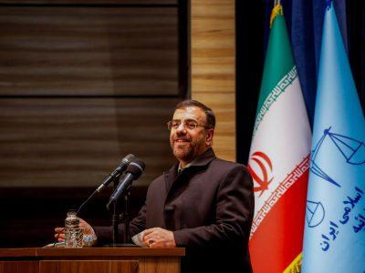 استاندار فارس: نظارت قضایی بر اعمال اداری تضمینکننده حاکمیت قانون است