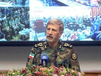 فرمانده کل ارتش: تهدید دشمنان را بدون پاسخ نمیگذاریم