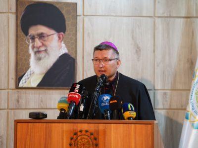 کریسمس، پیام صلح و همزیستی خدا با انسان را برای بشریت نوید میدهد