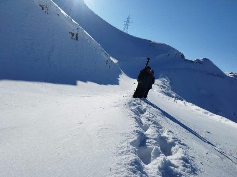 برف نوردی ۱۵ کیلومتری برای وصل شبکه ارتباطی موبایل در طارم