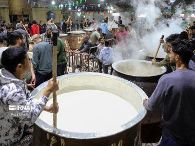 فیلم| سفرهای به وسعت ۵۰ تن؛ عاشقان شیرازی چه نذری آماده کردند؟