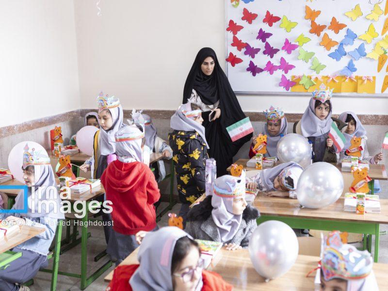 ۱۰ هزار معلم بازنشسته و حق‌التدریسی در سال آینده می‌توانند جذب شوند