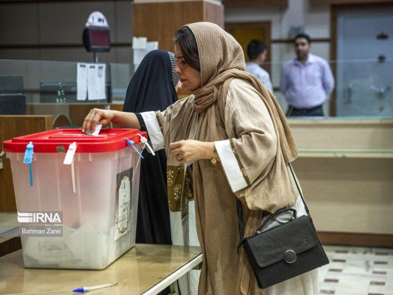 رئیس ستاد انتخابات گیلان:حضور بانوان در انتخابات به بهبود شرایط اجتماعی کمک می کند