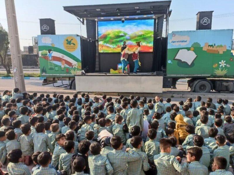 سفری شاد به تنب بزرگ؛ تماشاخانه سیار کانون پرورش فکری هرمزگان به کار خود پایان داد