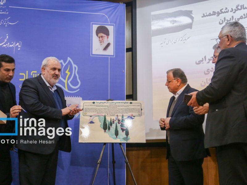 بازدید وزیر نیرو از پروژه‌های عمرانی و صنعت آب و برق شهرستان گرگان