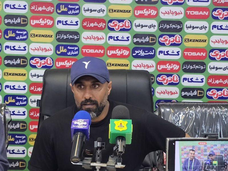 سرمربی بعثت کرمانشاه: داور آگاهانه سوت اشتباه می‌زد
