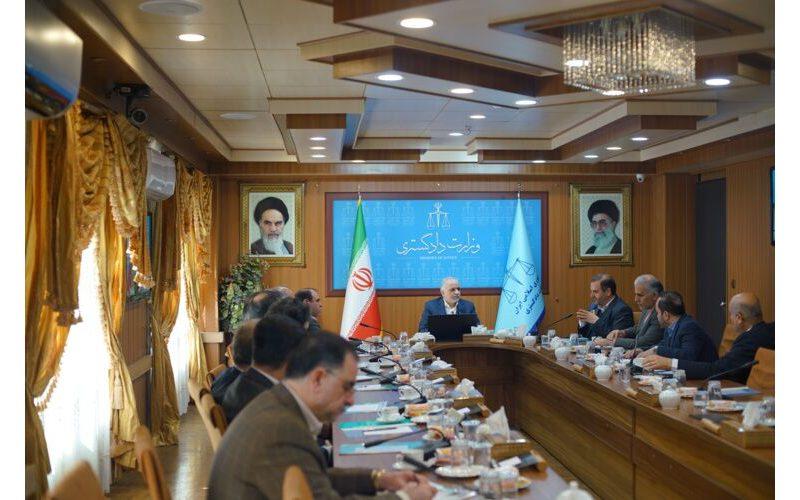 وزیر دادگستری: در رسیدگی به پرونده‌های تعزیراتی فرایند تولید آسیب نبیند