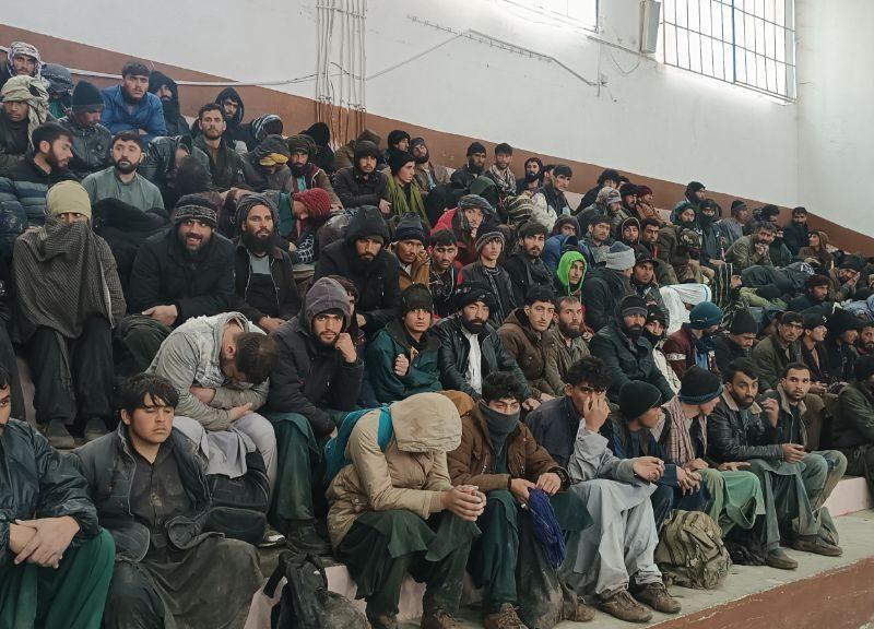 ۳۰۰ تبعه غیرمجاز افغان گرفتار در برف و باران شمال شرق کشور نجات یافتند