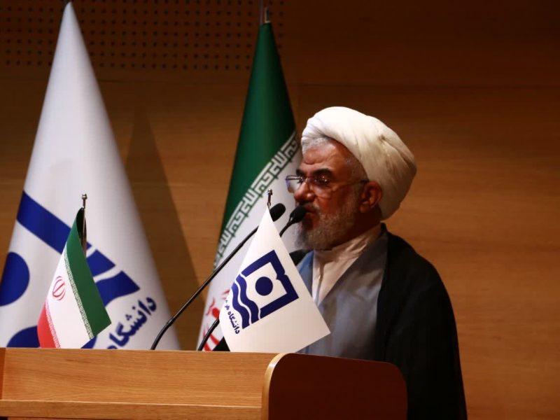 امام جمعه بندرعباس: هرمزگان به‌عنوان پایتخت اقتصاد دریامحور ایران معرفی شود