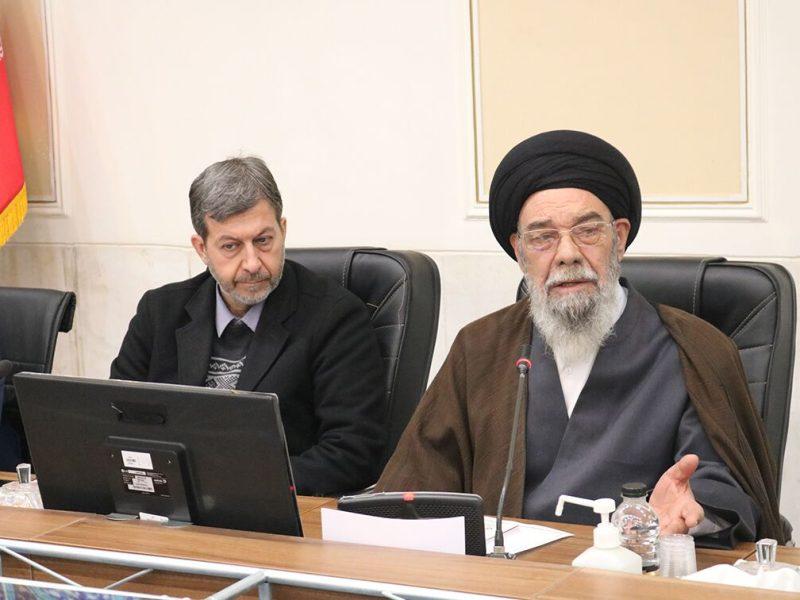 امام جمعه اصفهان: رعایت چارچوب‌های قانونی در تجمعات و اعتراض‌ها ضروری است