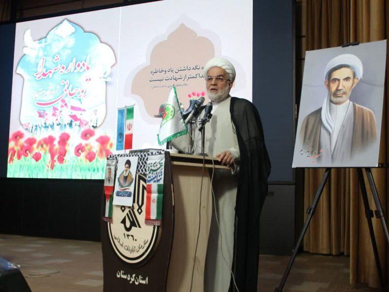 نماینده ولی فقیه در کردستان: علما توطئه‌های دشمنان را برای مردم تبیین کنند