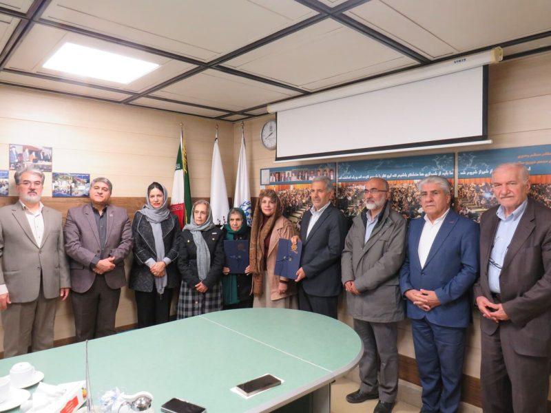 نیک اندیشان ۴۹۳ ملک شخصی را برای ارتقای سطح سلامت در فارس اهدا کردند