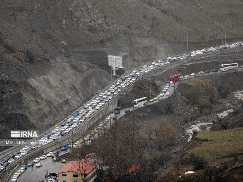ترافیک سنگین در محورهای شمالی؛ جاده‌های پرتردد زیر فشار موج سفرها