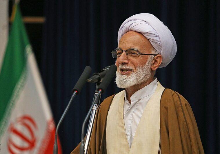 امام جمعه اراک: جهان اسلام نیازمند بلوکی مستقل و قدرتمند است