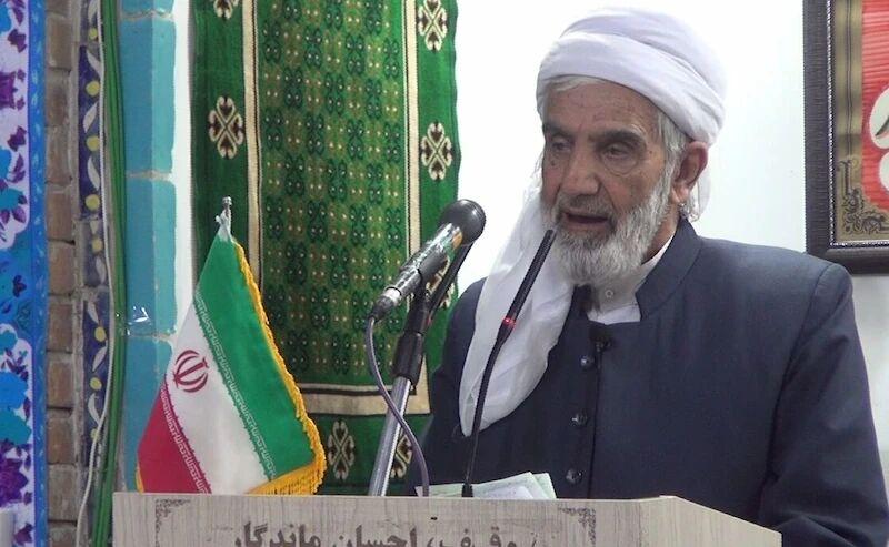 امام جمعه سنندج: دشمن از وحدت ملت ایران هراس دارد/ ترامپ چوپان دروغگو است