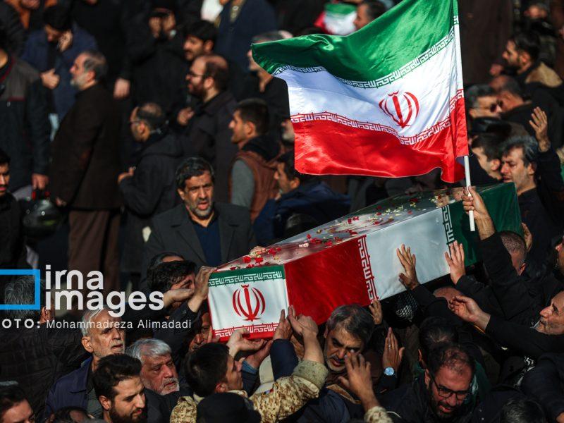 اشک‌ها و فریادها در ممسنی؛ وداع با ۲ برادر دانش‌آموز قربانی جنایت تروریستی میناب