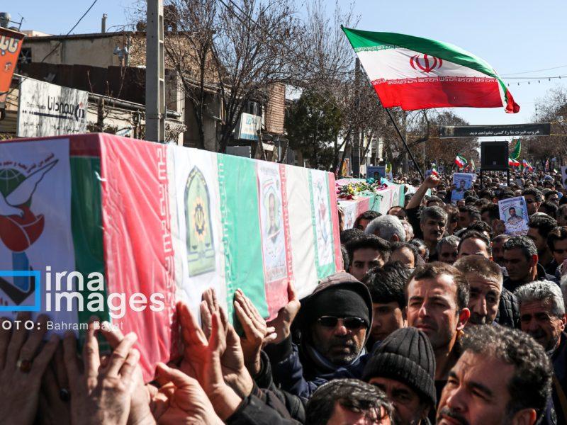 حمله تروریستی به آزادراه زنجان- قزوین ۱۷ شهید برجای گذاشت