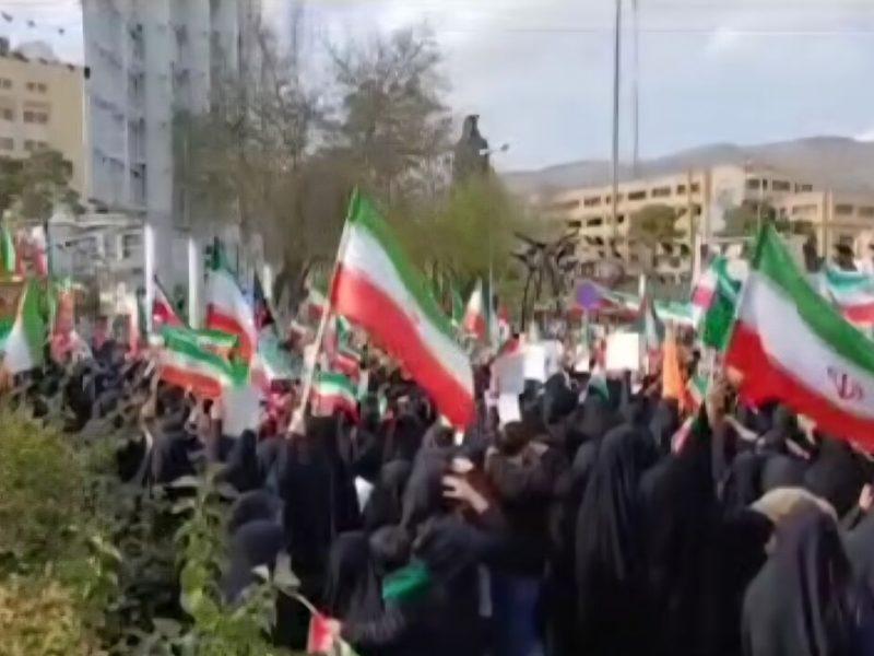 اجتماع باشکوه فرهنگیان فارس در حمایت از سومین رهبر انقلاب