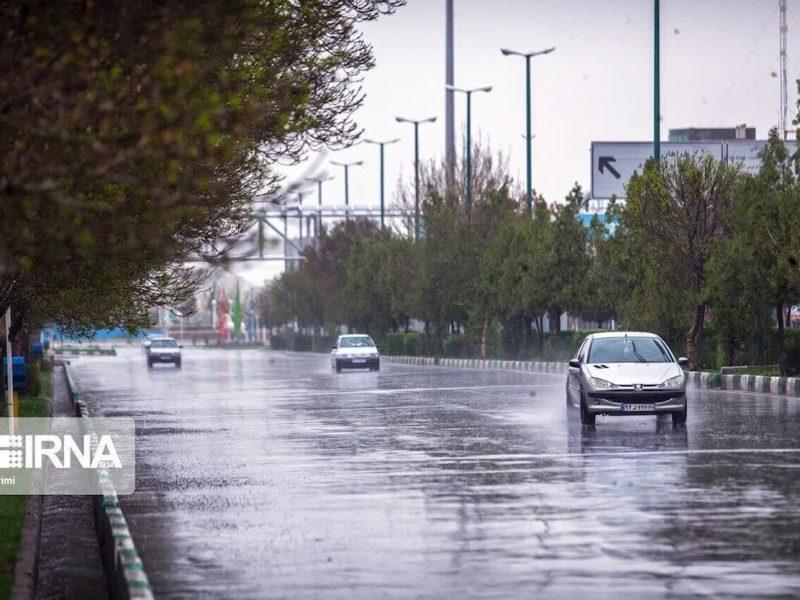 کاهش دما به منفی ۲ درجه/همدان همچنان بارانی است