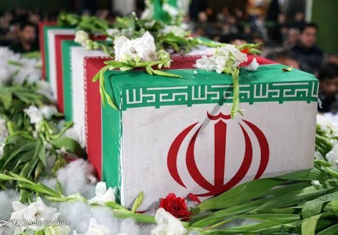 فیلم| ارومیه‌ای‌ها شهدای جنگ رمضان را با اشک چشم بدرقه کردند