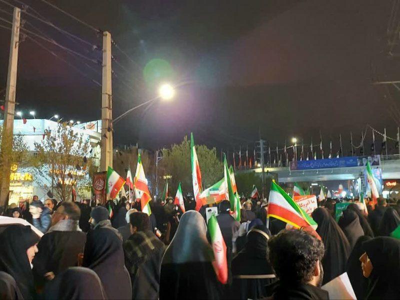 نبض حضور در قم؛ زنان در صف اول