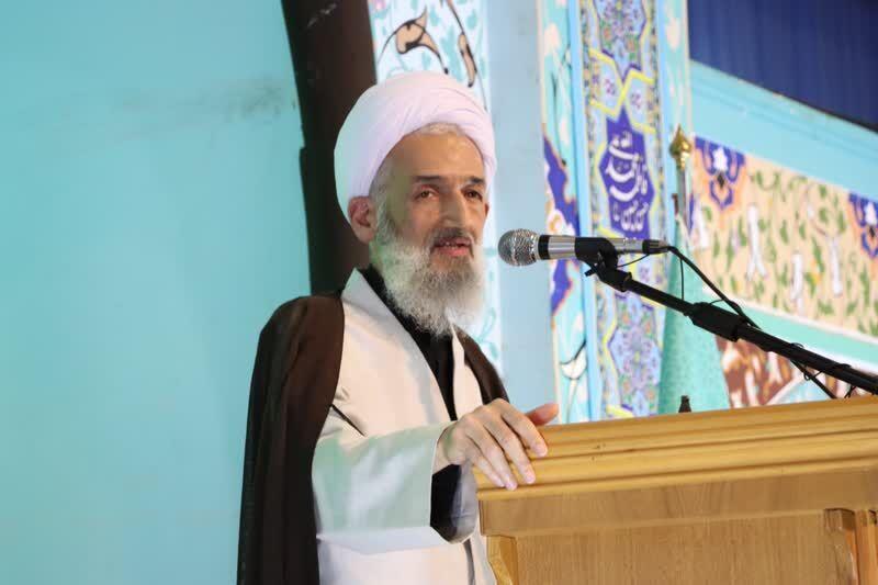 امام جمعه ساری: حضور آمریکا در منطقه تهدید و ناامنی برای کشورها است