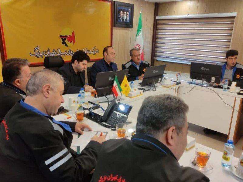دیدار فرماندار تهران با خادمان صنعت برق در پایتخت