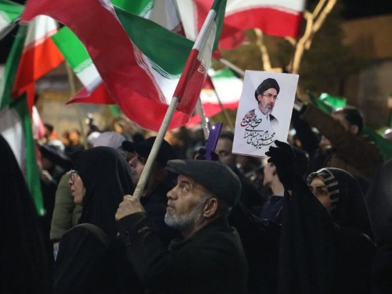 زبان قدردانی؛ از خیابانهای روشن سمنان تا سنگرهای دوردست