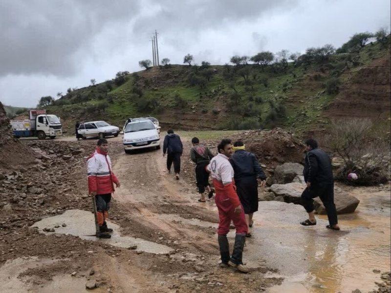 نجات ۳۰ گردشگر توسط نجاتگران هلال‌احمر دزفول