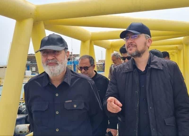 نماینده مجلس: نیروهای مسلح درخارک برای هراقدام دشمن آماده اند/ روند بدون وقفه صادرات نفت