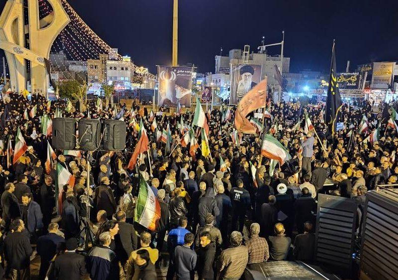 ۲۹ شب ایستادگی؛ روایت حماسه مردم کازرون از یک ماه همدلی و حضور در میدان