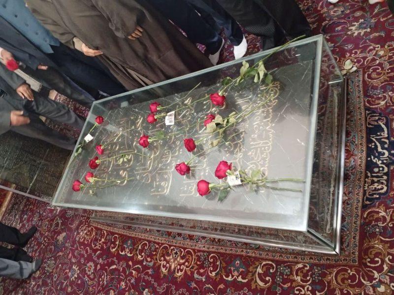 آرامگاه عطار نیشابوری گلباران شد