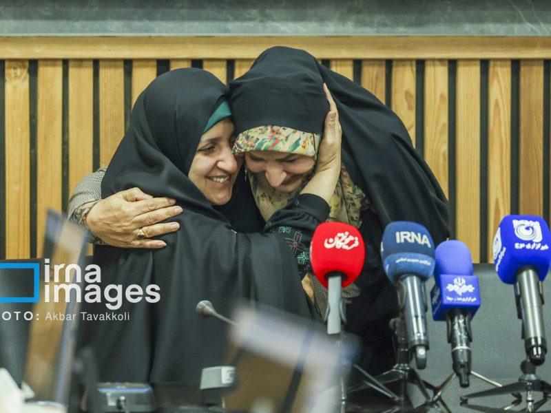 تجلیل از زنان پای کار ایران