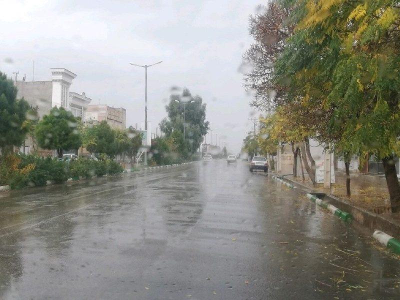 تداوم امواج ناپایدار در آسمان استان مرکزی؛ از گردوخاک تا رگبار و رعدوبرق در بیشتر مناطق