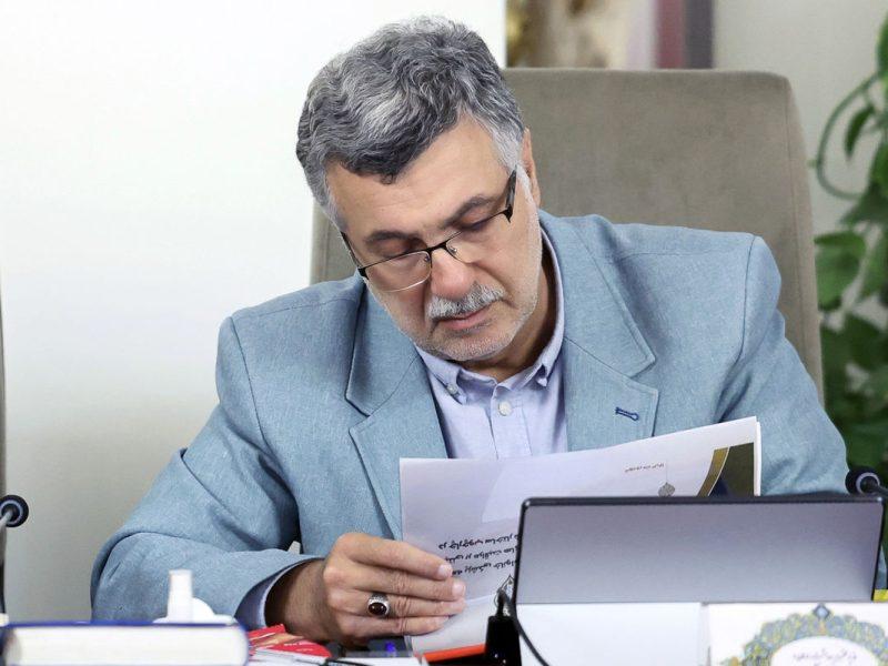 تاکید وزیر بهداشت در تامین به موقع دارو/ دستگاه‌ها با جدیت اقدام کنند