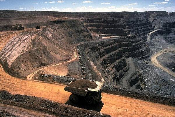 ظرفیتهای معدنی ایرانشهر در مسیر توسعه و اشتغالزایی؛ “بزمان” نگین معدنی در جنوب شرق
